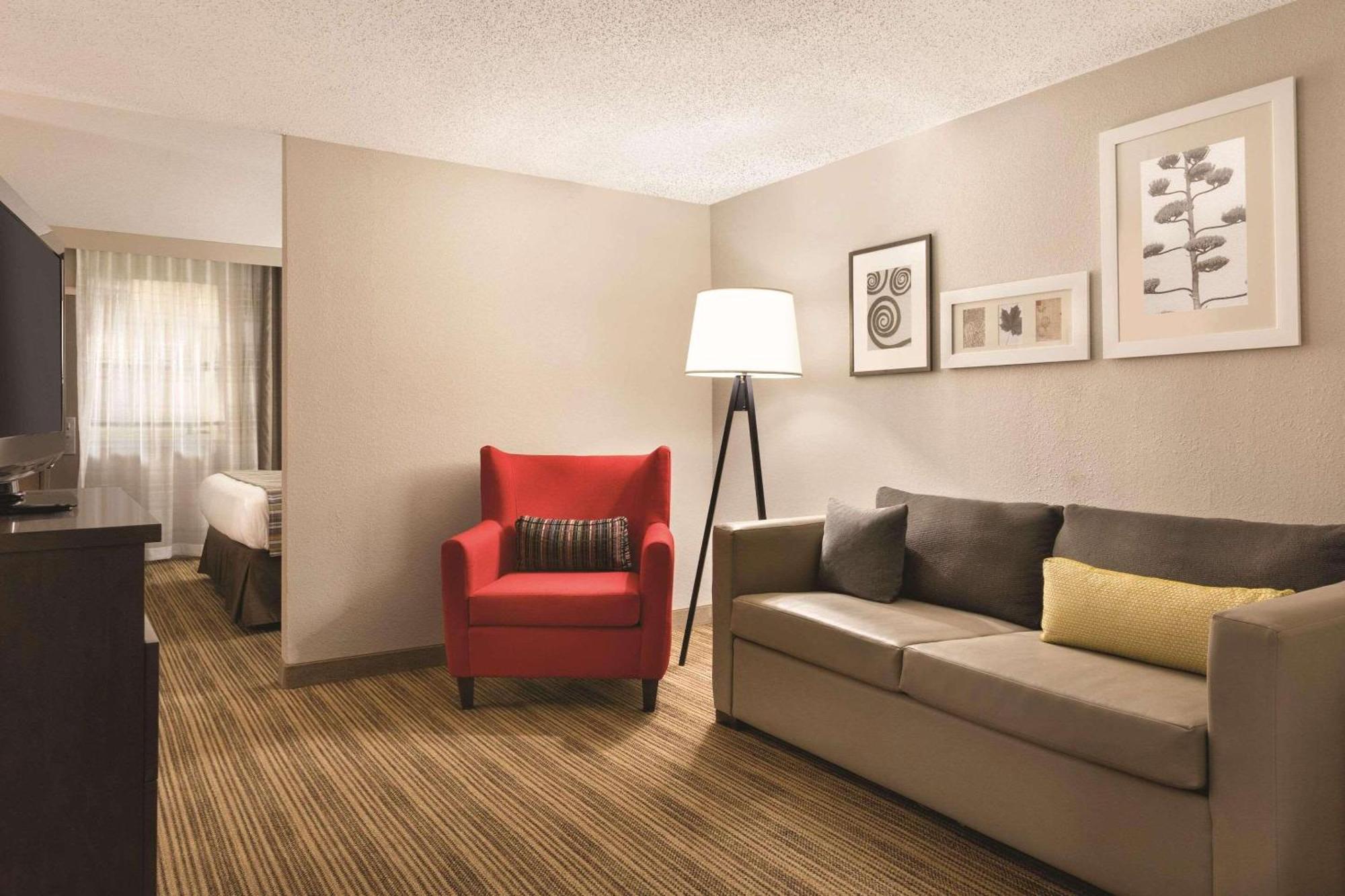 Country Inn & Suites By Radisson, Fergus Falls, Mn Bagian luar foto