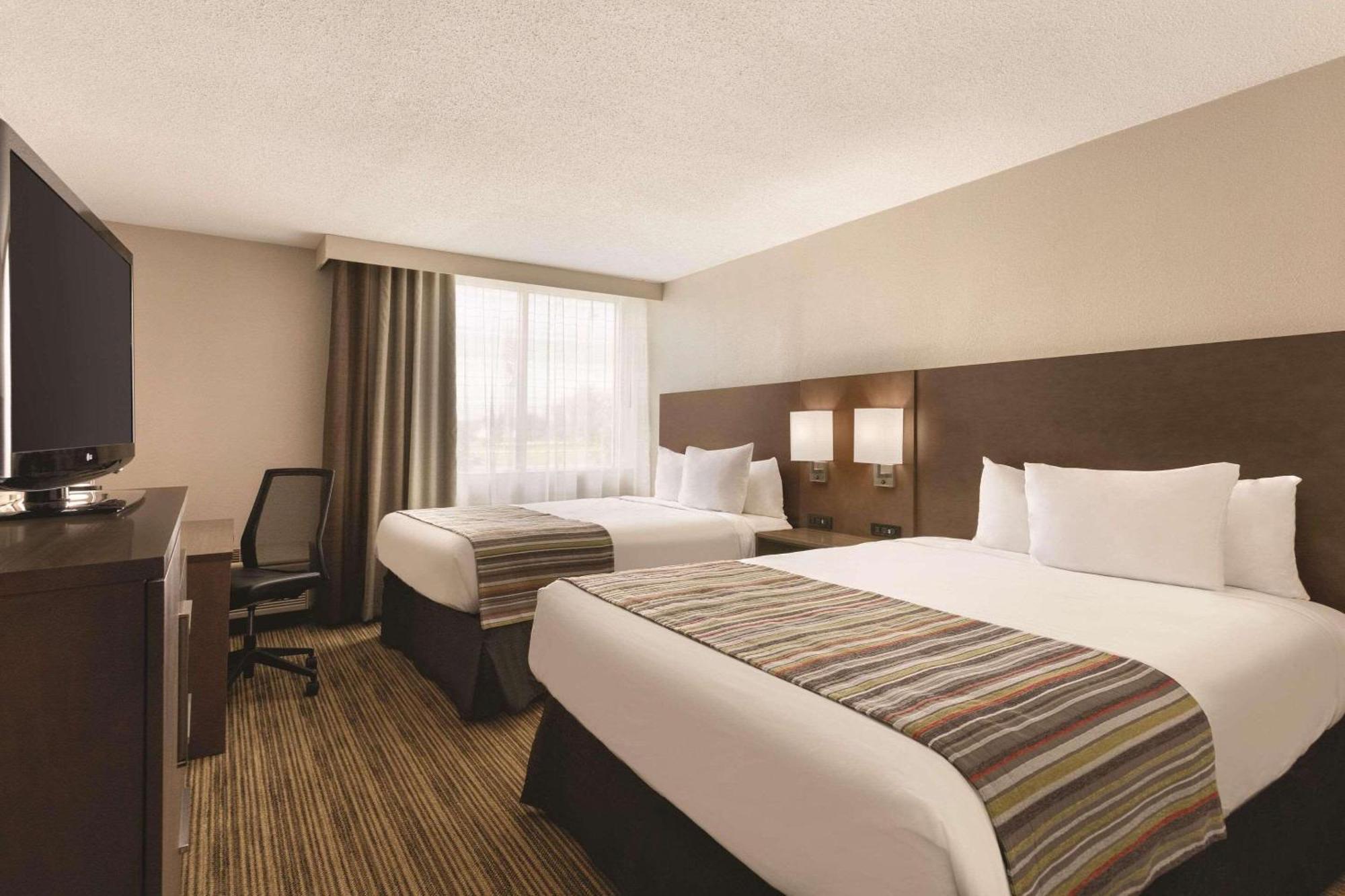 Country Inn & Suites By Radisson, Fergus Falls, Mn Bagian luar foto