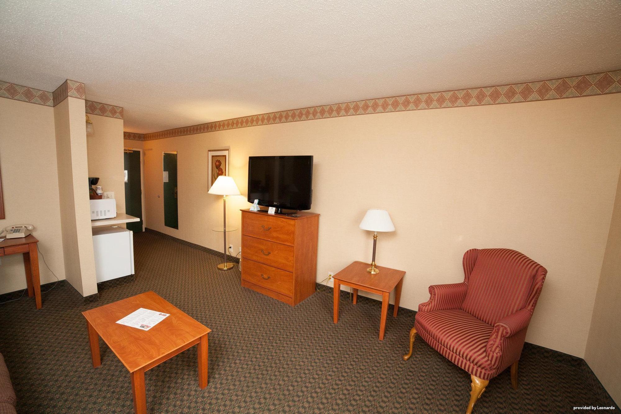 Country Inn & Suites By Radisson, Fergus Falls, Mn Bagian luar foto