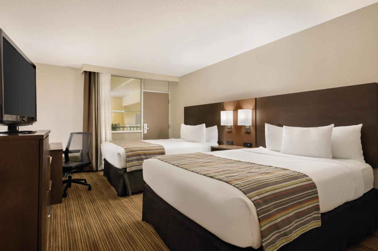 Country Inn & Suites By Radisson, Fergus Falls, Mn Bagian luar foto