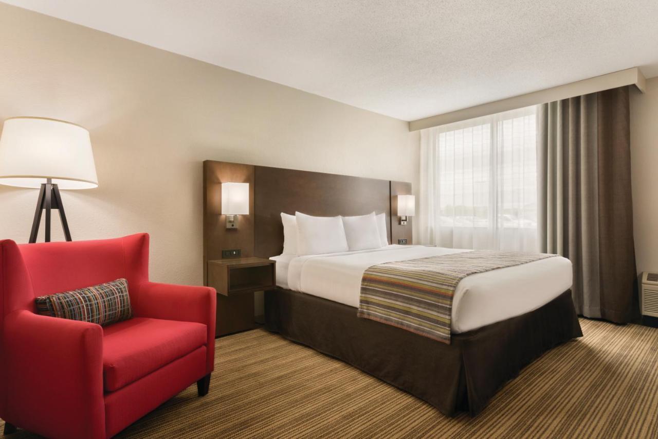 Country Inn & Suites By Radisson, Fergus Falls, Mn Bagian luar foto